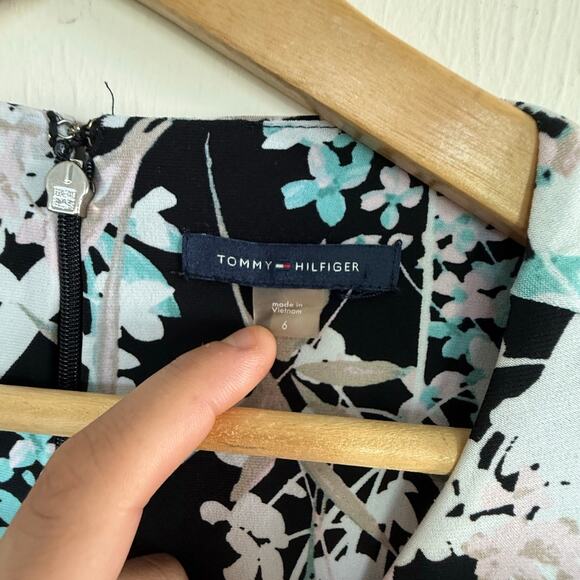 TOMMY HILFIGER blue pink floral flutter sleeve stretch dress - Picture 3 of 6